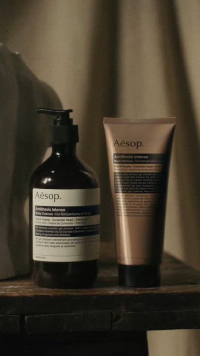  Solais Replenishing Hand Serum Cover